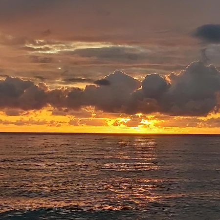 Na Shapsug Guest House Gagra Bagian luar foto