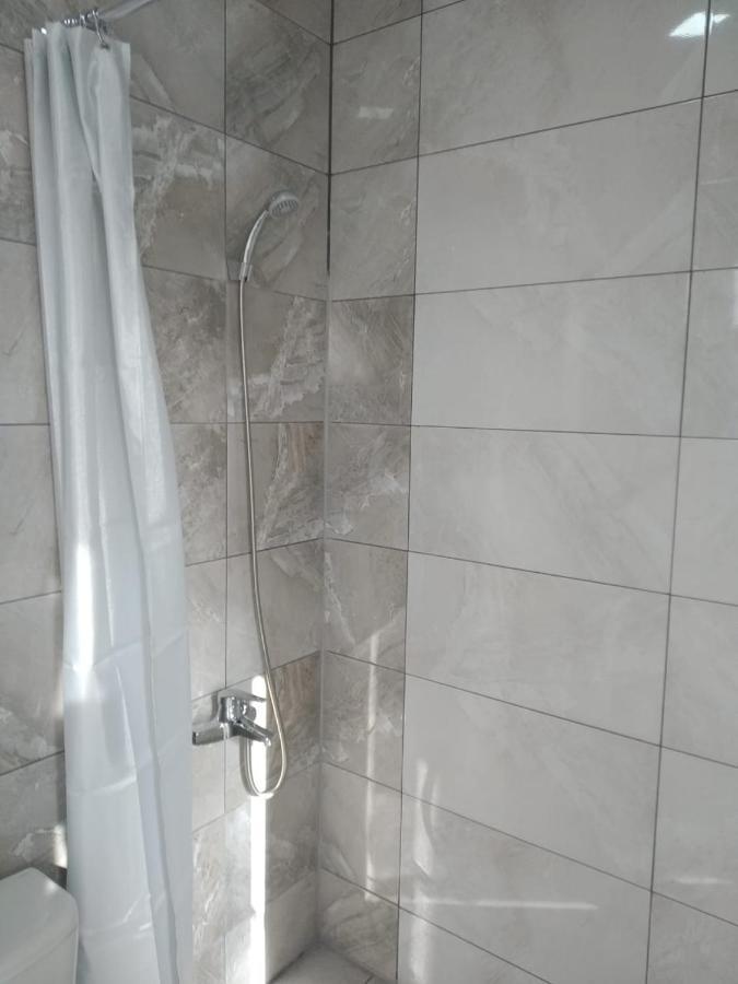 Na Shapsug Guest House Gagra Bagian luar foto