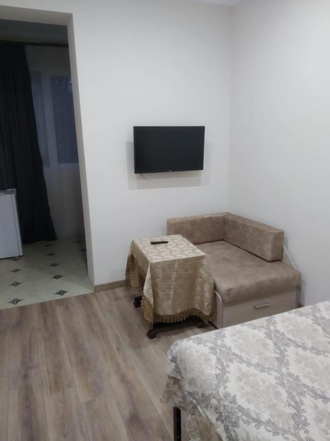 Na Shapsug Guest House Gagra Bagian luar foto
