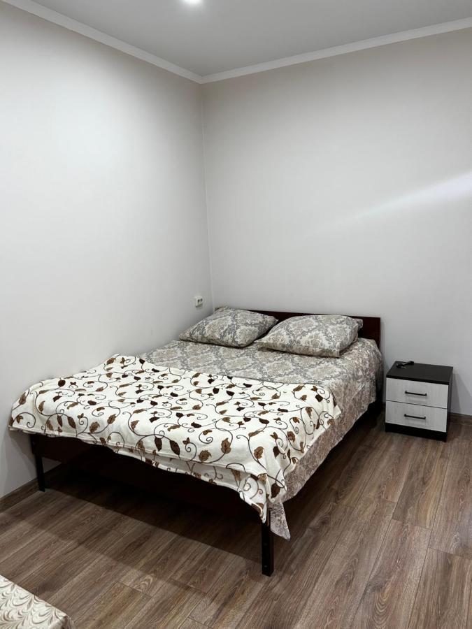 Na Shapsug Guest House Gagra Bagian luar foto