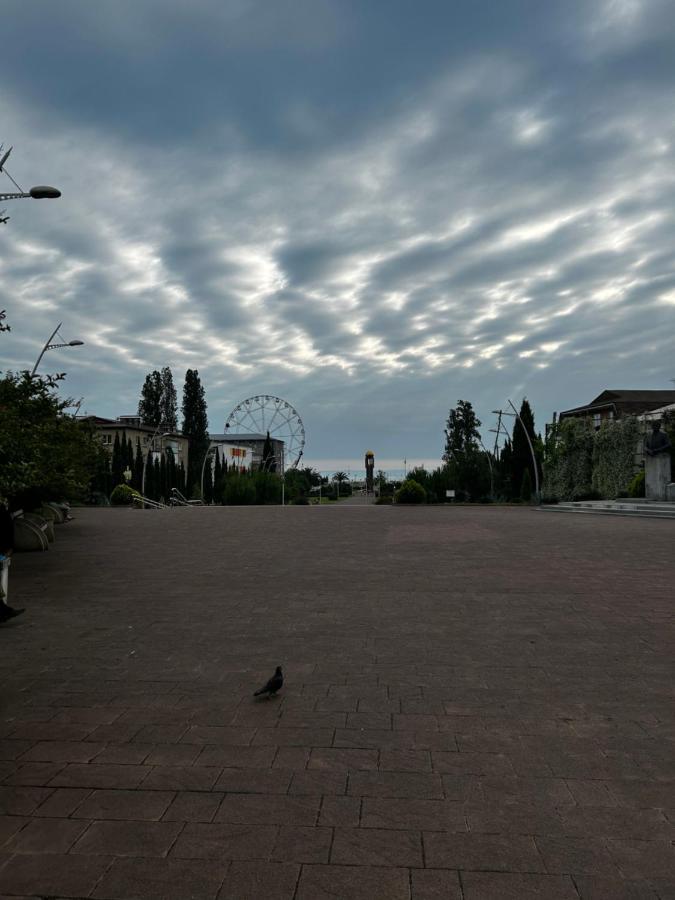 Na Shapsug Guest House Gagra Bagian luar foto