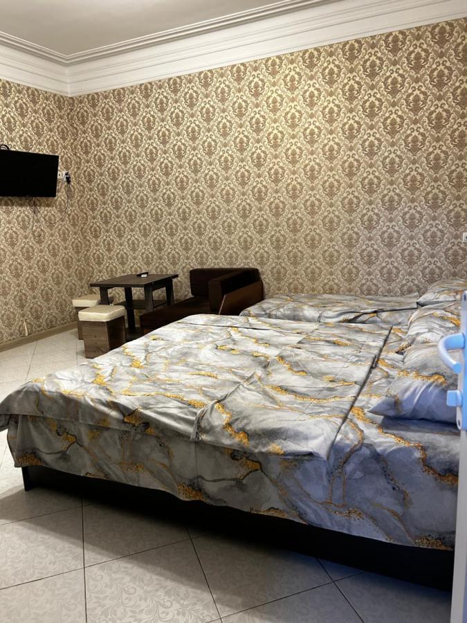 Na Shapsug Guest House Gagra Bagian luar foto