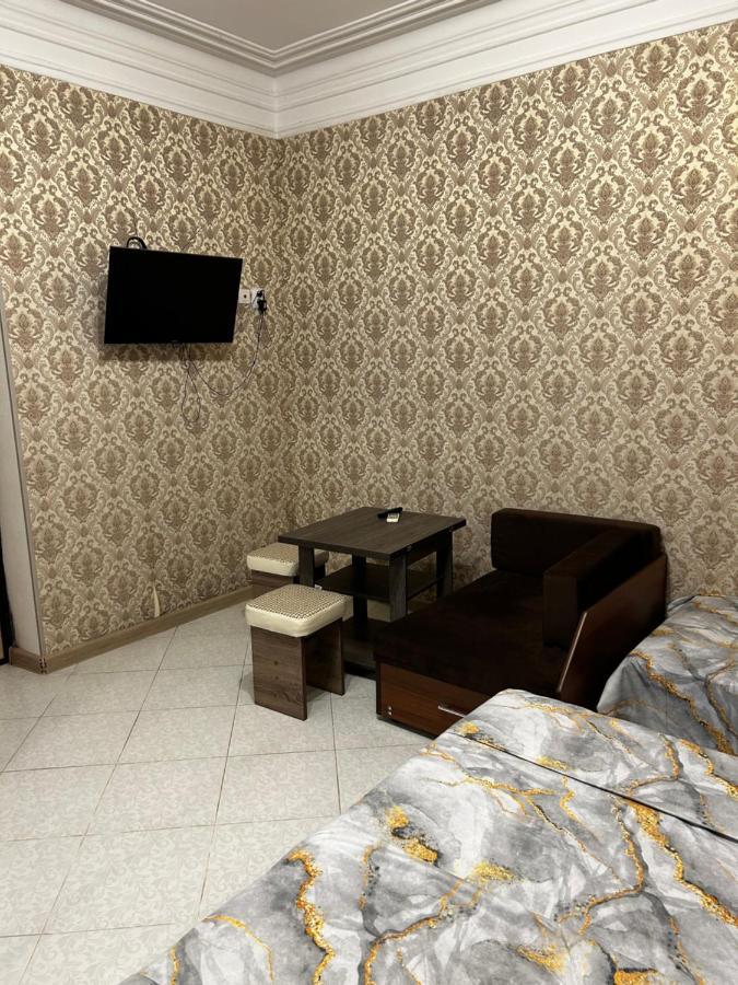 Na Shapsug Guest House Gagra Bagian luar foto