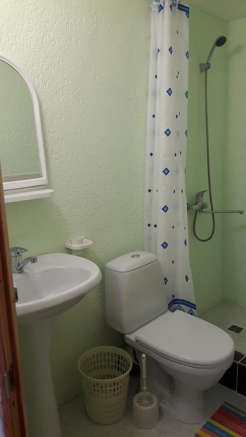 Na Shapsug Guest House Gagra Bagian luar foto