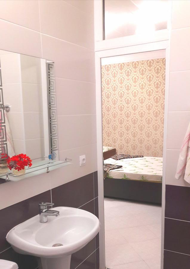 Na Shapsug Guest House Gagra Bagian luar foto