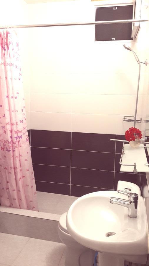 Na Shapsug Guest House Gagra Bagian luar foto